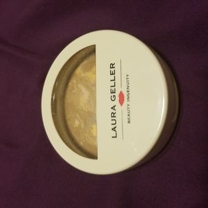 Laura Geller Balance n Brighten Foundation